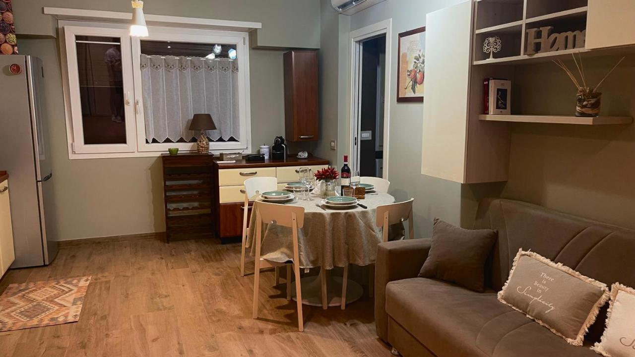 Frank Host Roma Lux , Metro A A 50 M, Simple Check-In Con Codice A Qualsiasi Orario Apartment Bagian luar foto
